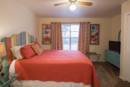 Texas Rose Lodge Home image 9